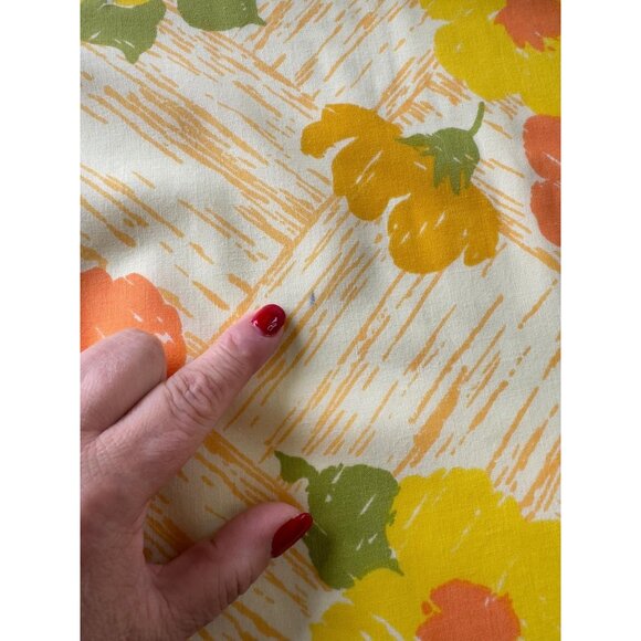 Vintage 70s flat / top sheet, yellow orange flowers, Tastemaker, full size bed - Picture 9 of 10